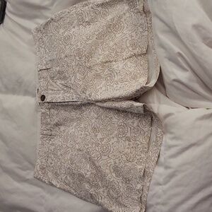 Oldnavy white and tan size 8 shorts